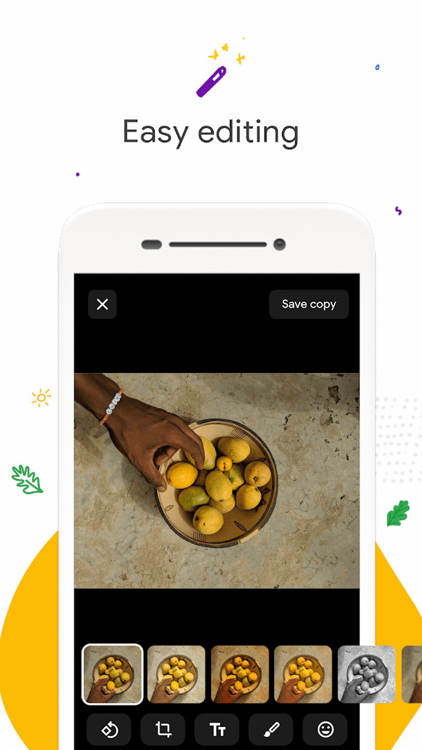 Gallery view of nightly auto-organized groups such as People, Selfies, Nature and Animals